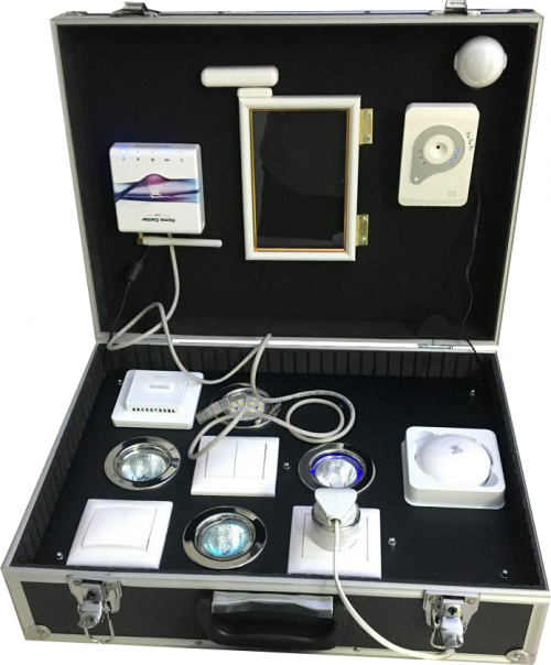 Демонстрационный чемодан на базе Fibaro Чемодан для инсталляторов на базе Home Center lite